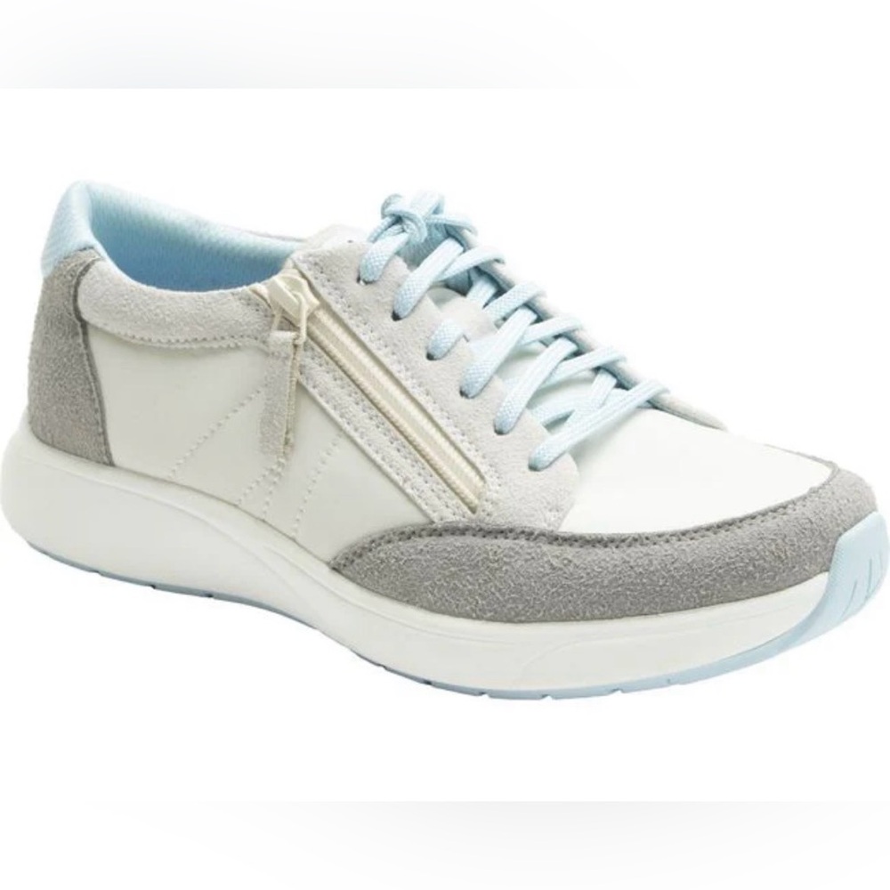 Womens Alegria Eazeer Sneaker Moonstone Blue

EZR-6485 size 38, size 8 in US